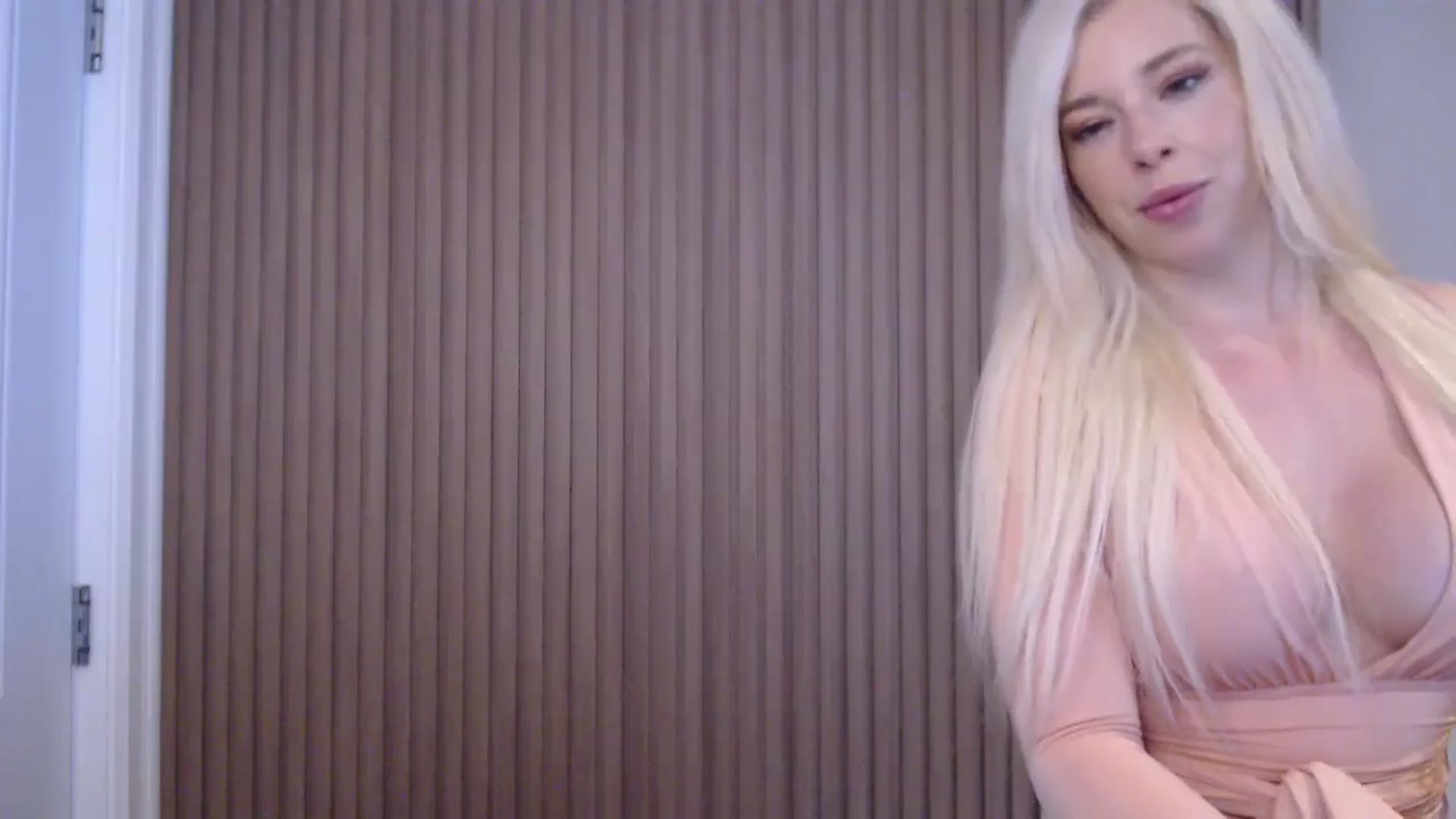 Gallery image thumbnail from Riley_Parks's myfreecams stream on, 01/10/2025, 11:16 image 16 of 20