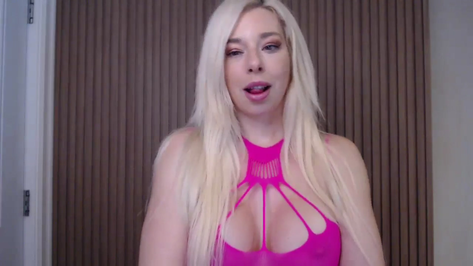 Gallery image thumbnail from Riley_Parks's myfreecams stream on, 01/10/2025, 11:16 image 8 of 20