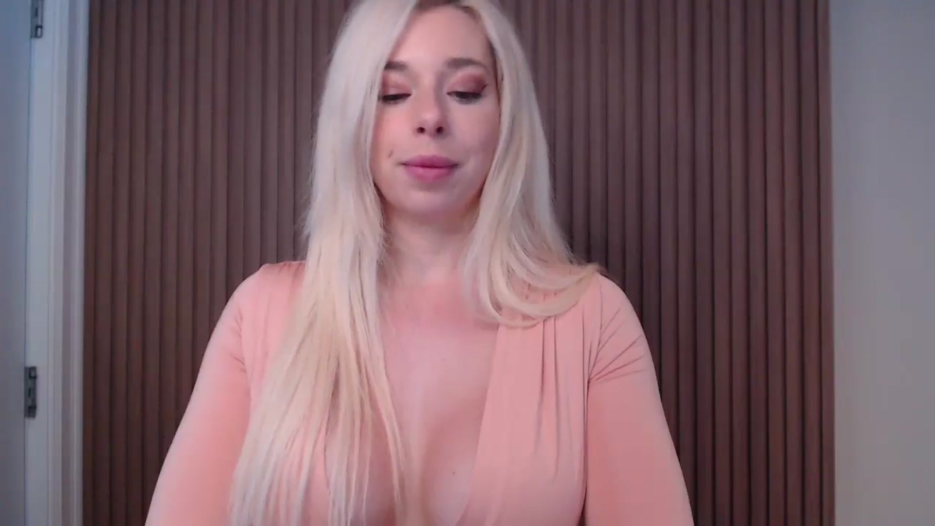 Gallery image thumbnail from Riley_Parks's myfreecams stream on, 01/10/2025, 12:50 image 15 of 20
