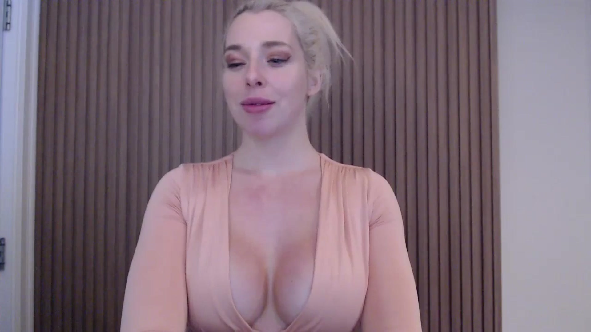 Gallery image thumbnail from Riley_Parks's myfreecams stream on, 01/10/2025, 22:11 image 18 of 20