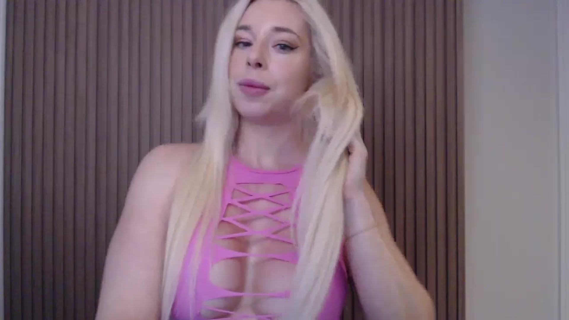 Gallery image thumbnail from Riley_Parks's myfreecams stream on, 01/12/2025, 12:35 image 15 of 20