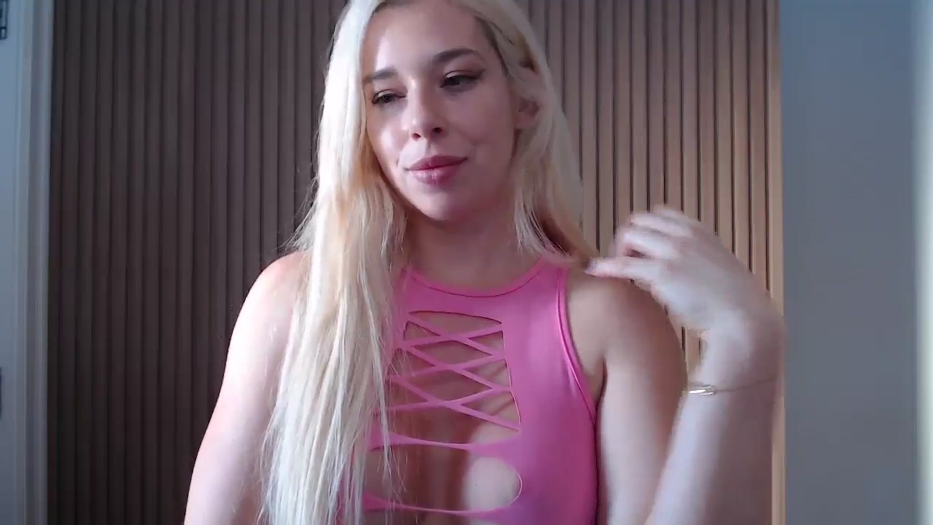 Gallery image thumbnail from Riley_Parks's myfreecams stream on, 01/12/2025, 20:46 image 10 of 20