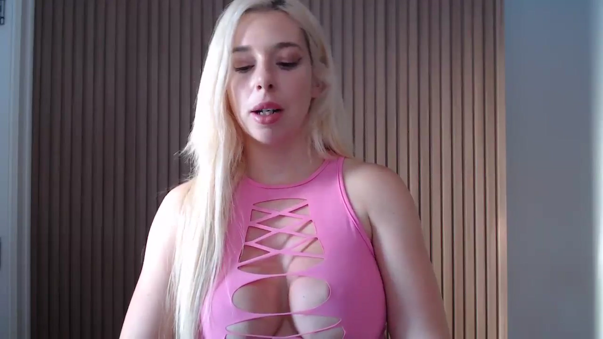 Gallery image thumbnail from Riley_Parks's myfreecams stream on, 01/12/2025, 20:46 image 6 of 20