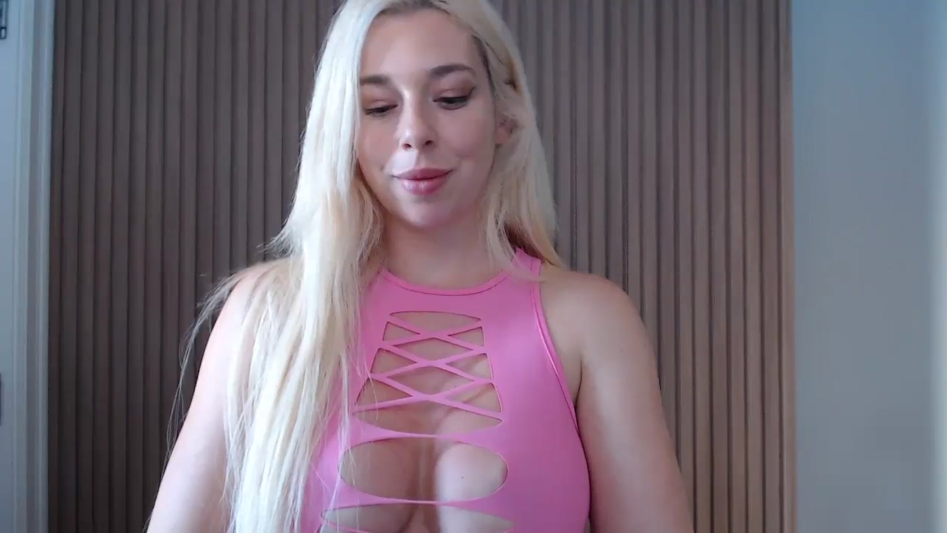 Gallery image thumbnail from Riley_Parks's myfreecams stream on, 01/12/2025, 20:46 image 12 of 20