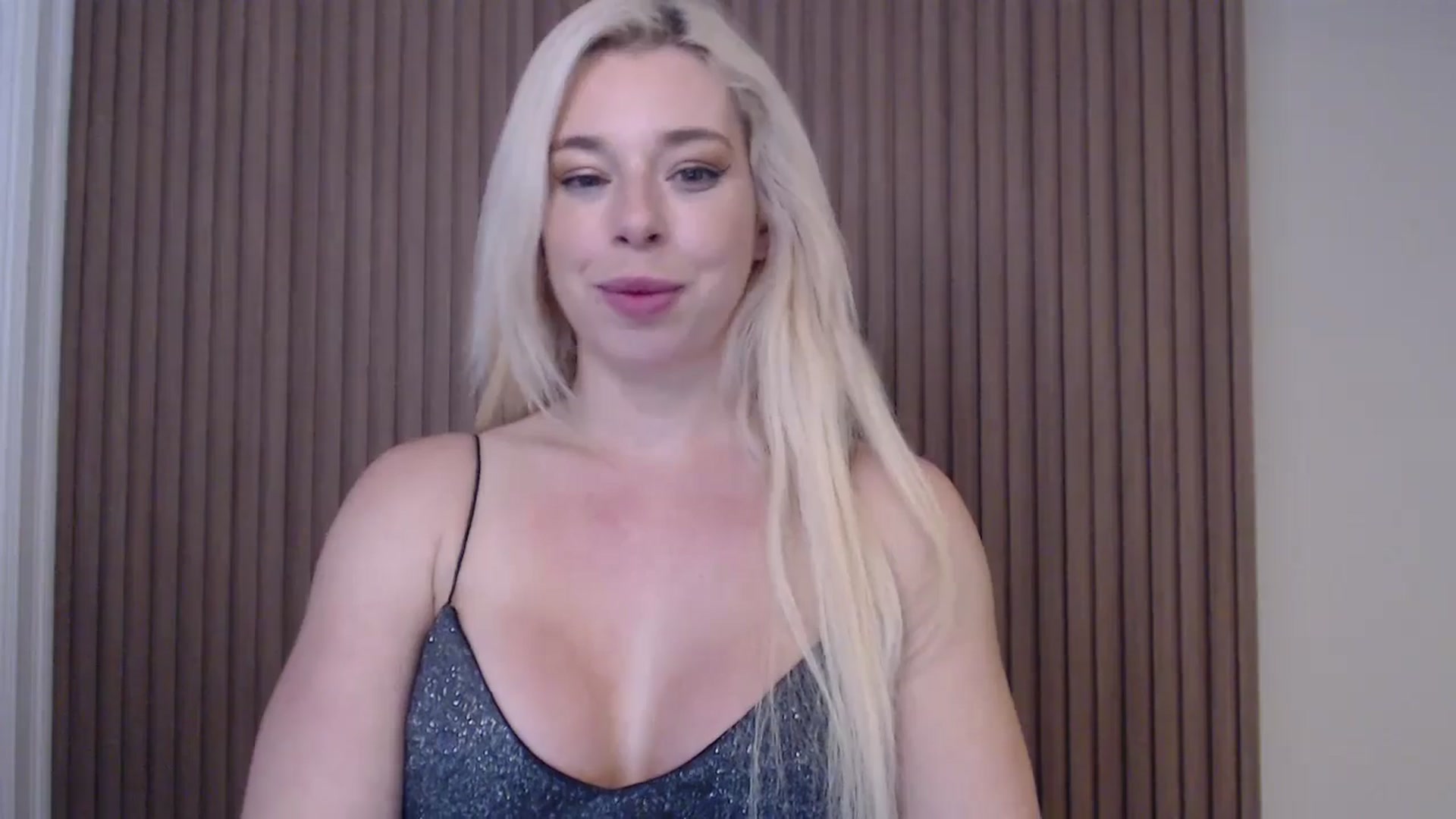 Gallery image thumbnail from Riley_Parks's myfreecams stream on, 01/15/2025, 12:33 image 9 of 20