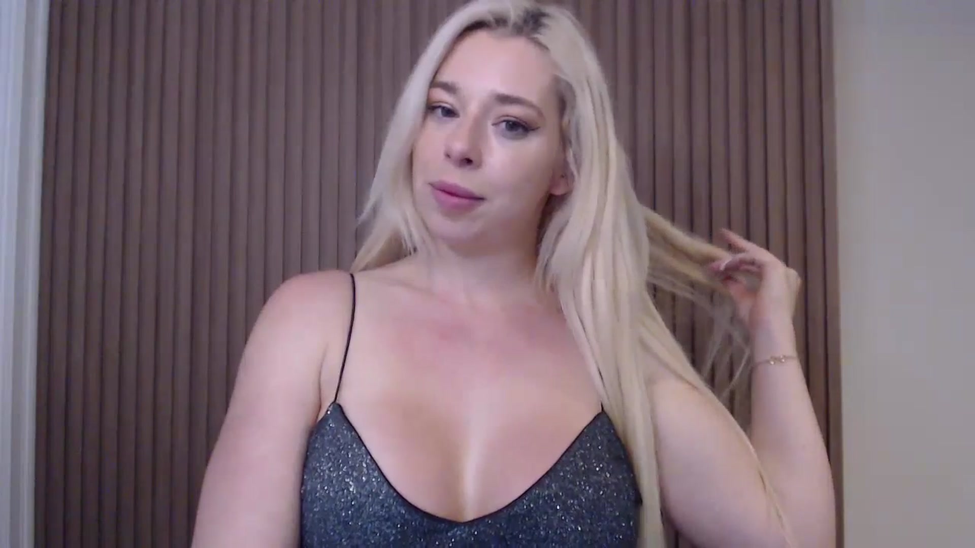 Gallery image thumbnail from Riley_Parks's myfreecams stream on, 01/15/2025, 12:33 image 2 of 20