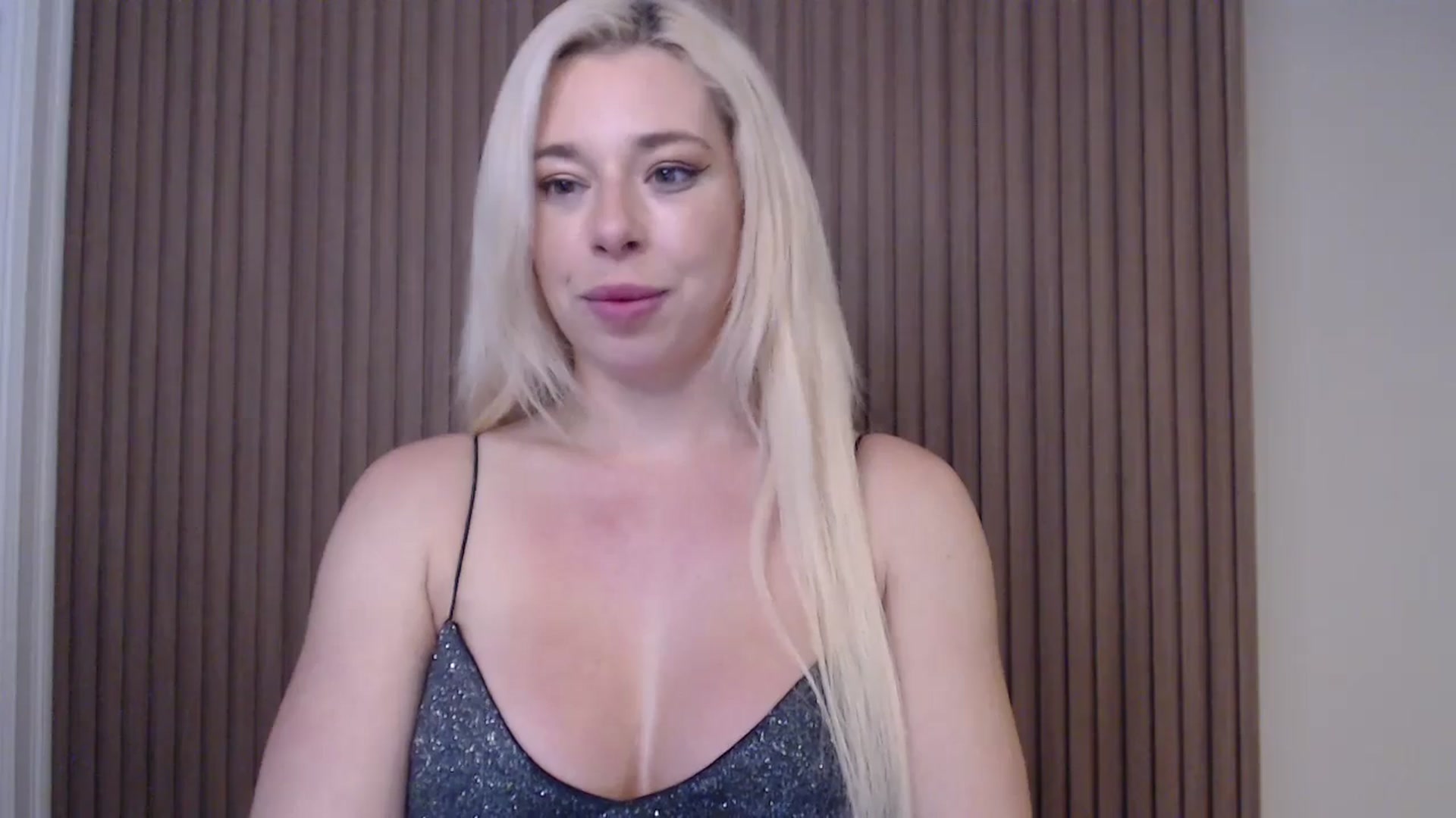 Gallery image thumbnail from Riley_Parks's myfreecams stream on, 01/15/2025, 12:33 image 8 of 20