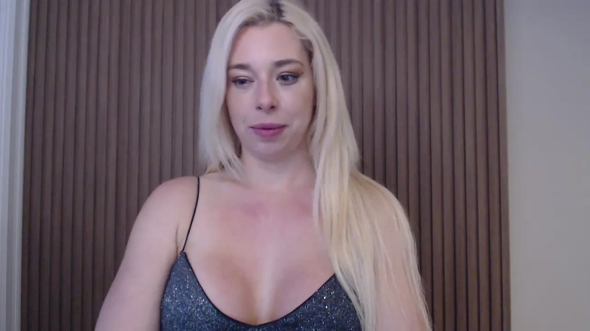 Gallery image thumbnail from Riley_Parks's myfreecams stream on, 01/15/2025, 12:33 image 17 of 20
