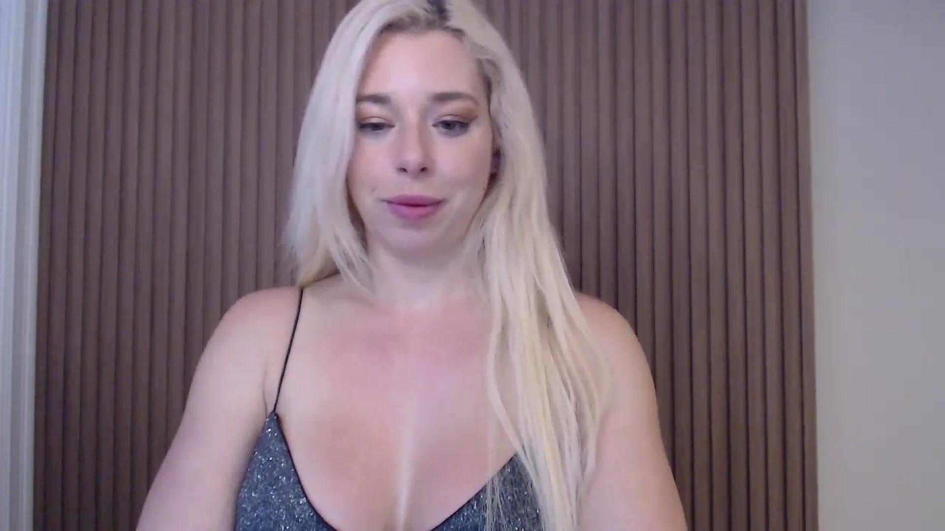Gallery image thumbnail from Riley_Parks's myfreecams stream on, 01/15/2025, 12:33 image 14 of 20