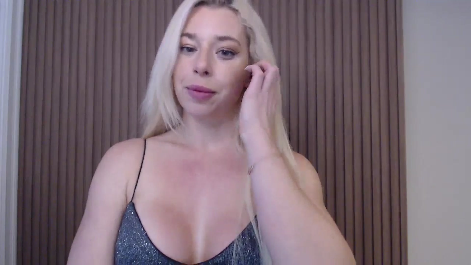 Gallery image thumbnail from Riley_Parks's myfreecams stream on, 01/15/2025, 12:33 image 15 of 20