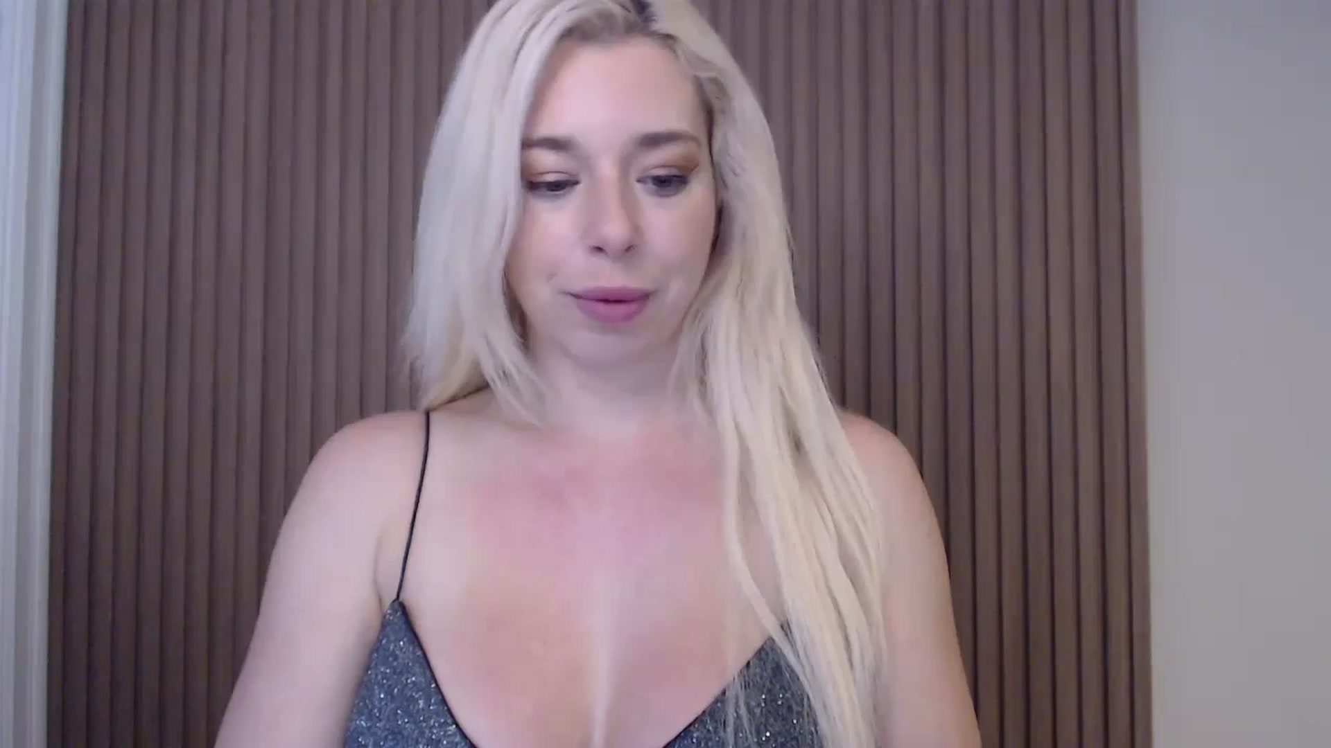 Gallery image thumbnail from Riley_Parks's myfreecams stream on, 01/15/2025, 12:33 image 13 of 20