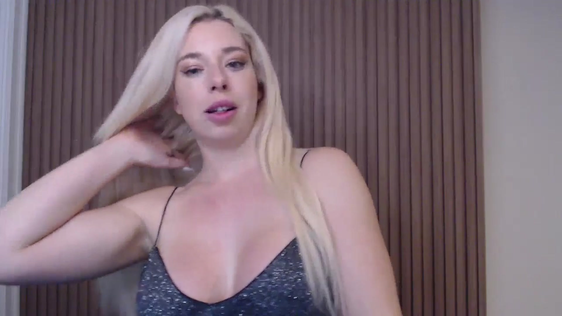 Gallery image thumbnail from Riley_Parks's myfreecams stream on, 01/15/2025, 12:33 image 4 of 20