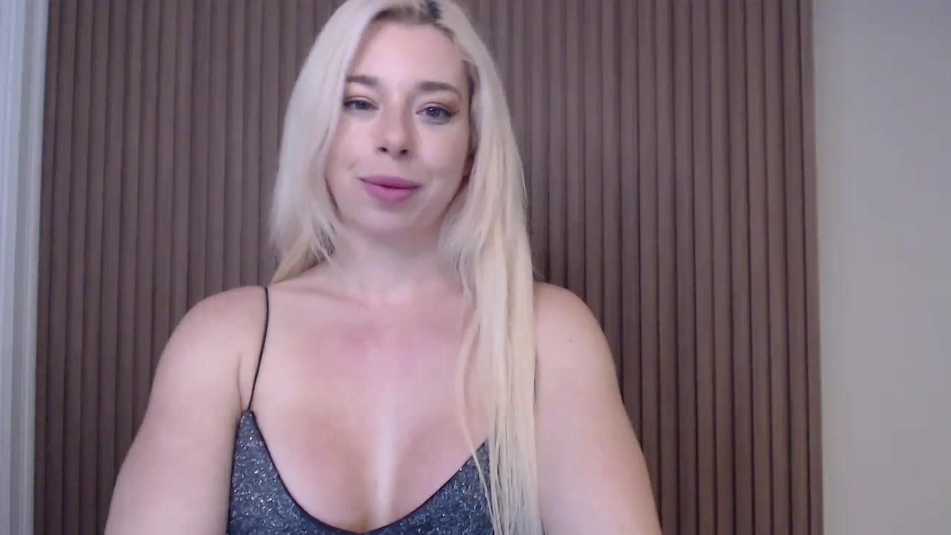 Gallery image thumbnail from Riley_Parks's myfreecams stream on, 01/15/2025, 12:33 image 6 of 20