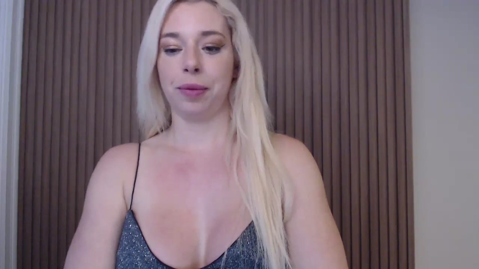 Gallery image thumbnail from Riley_Parks's myfreecams stream on, 01/15/2025, 12:33 image 16 of 20