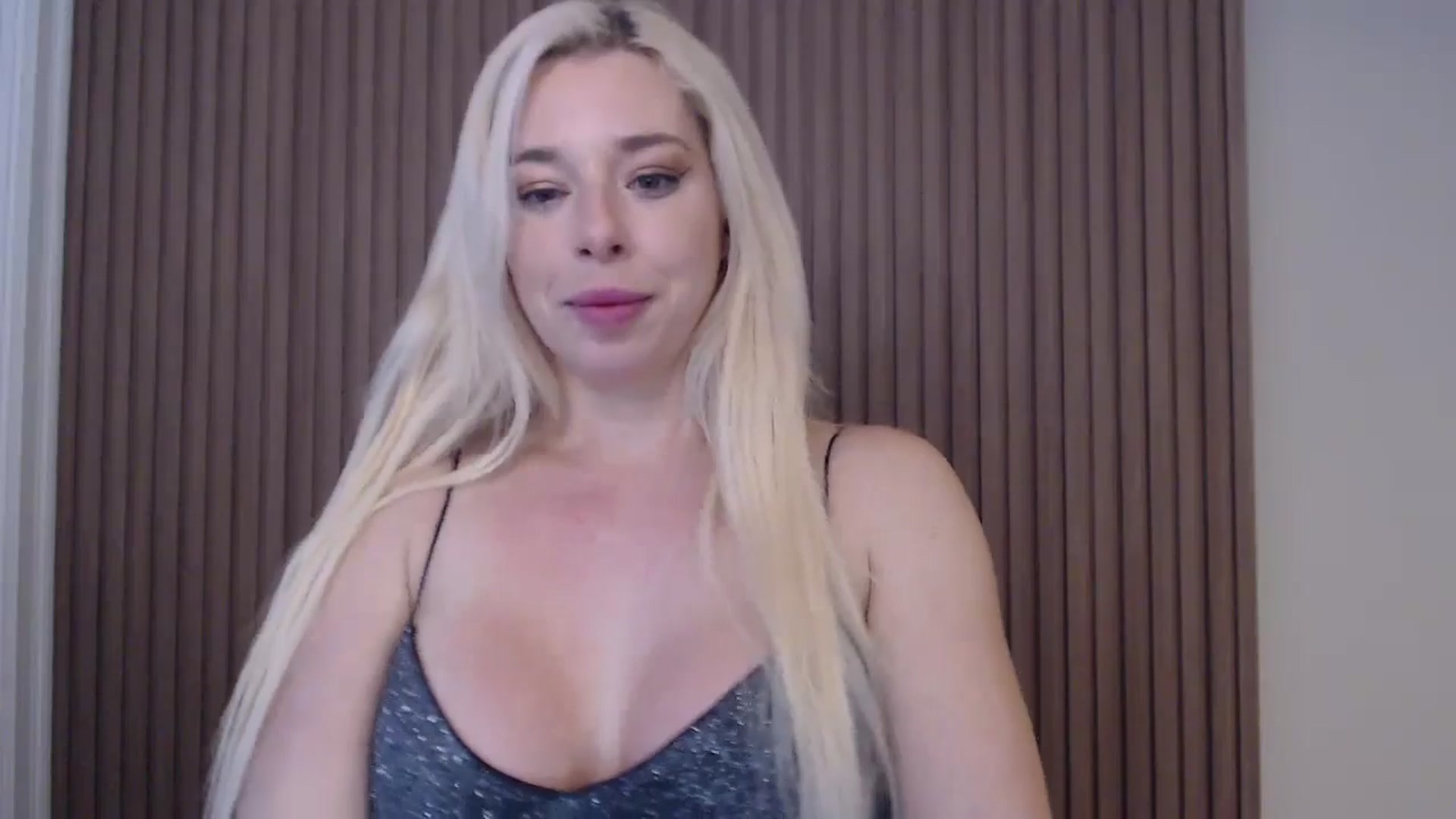 Gallery image thumbnail from Riley_Parks's myfreecams stream on, 01/15/2025, 12:33 image 19 of 20