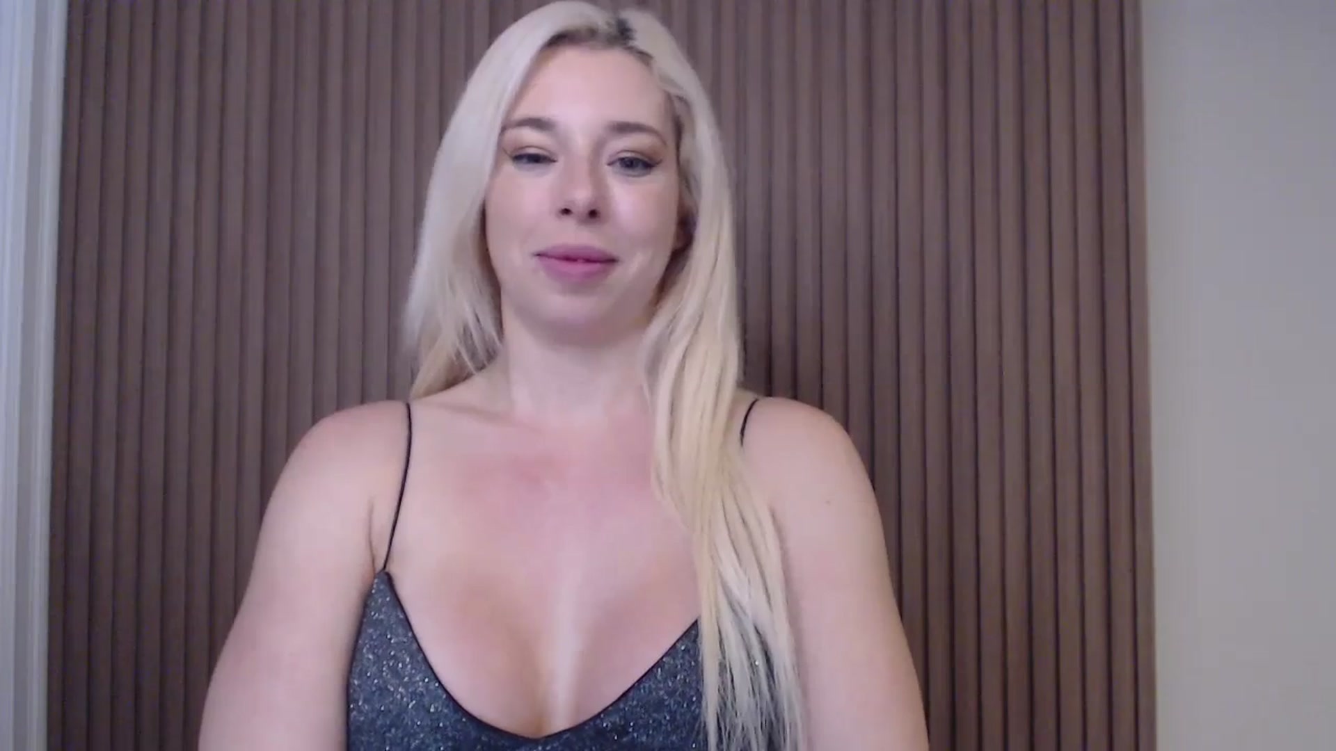 Gallery image thumbnail from Riley_Parks's myfreecams stream on, 01/15/2025, 12:33 image 5 of 20