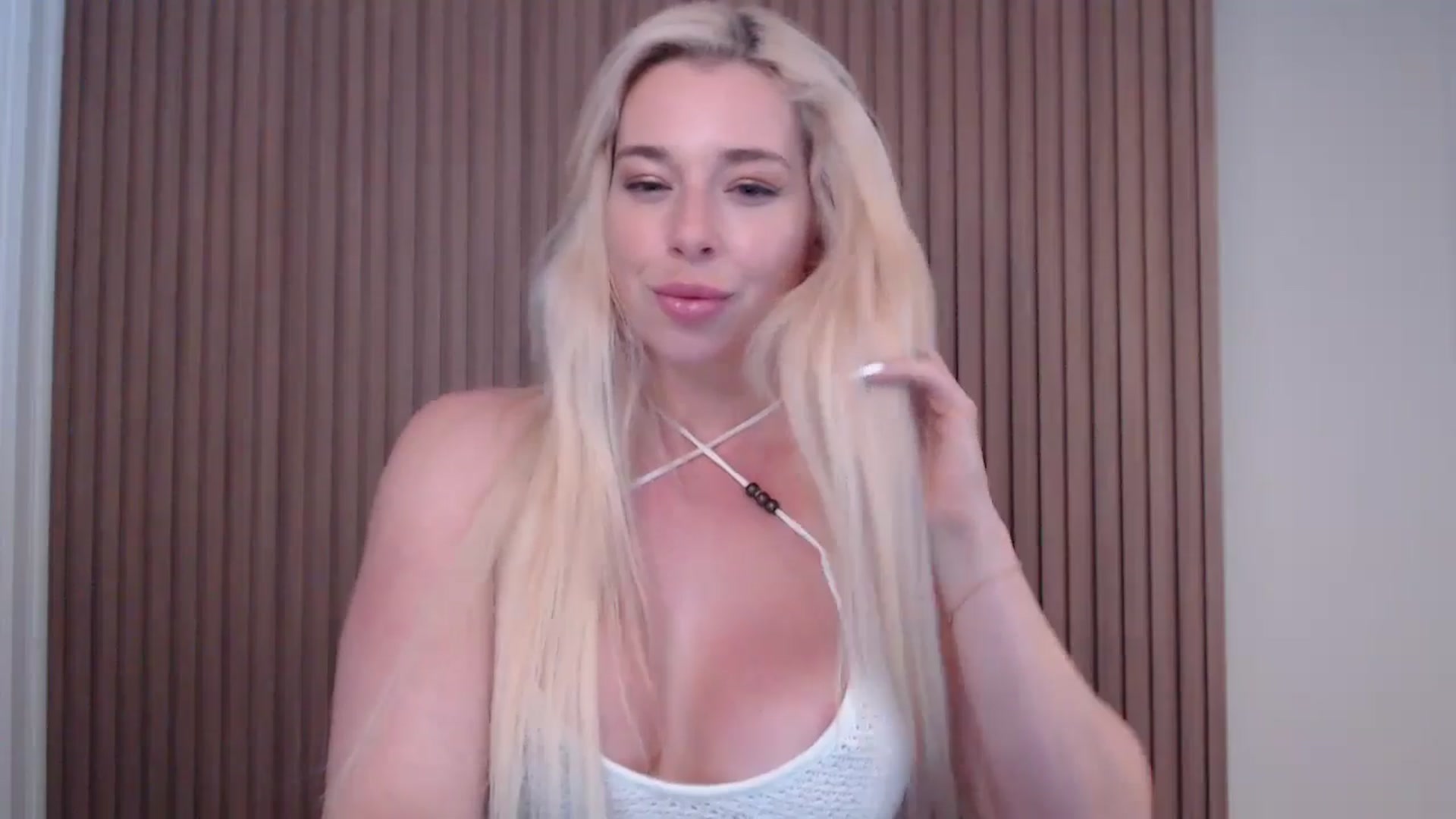 Gallery image thumbnail from Riley_Parks's myfreecams stream on, 01/15/2025, 22:03 image 11 of 20