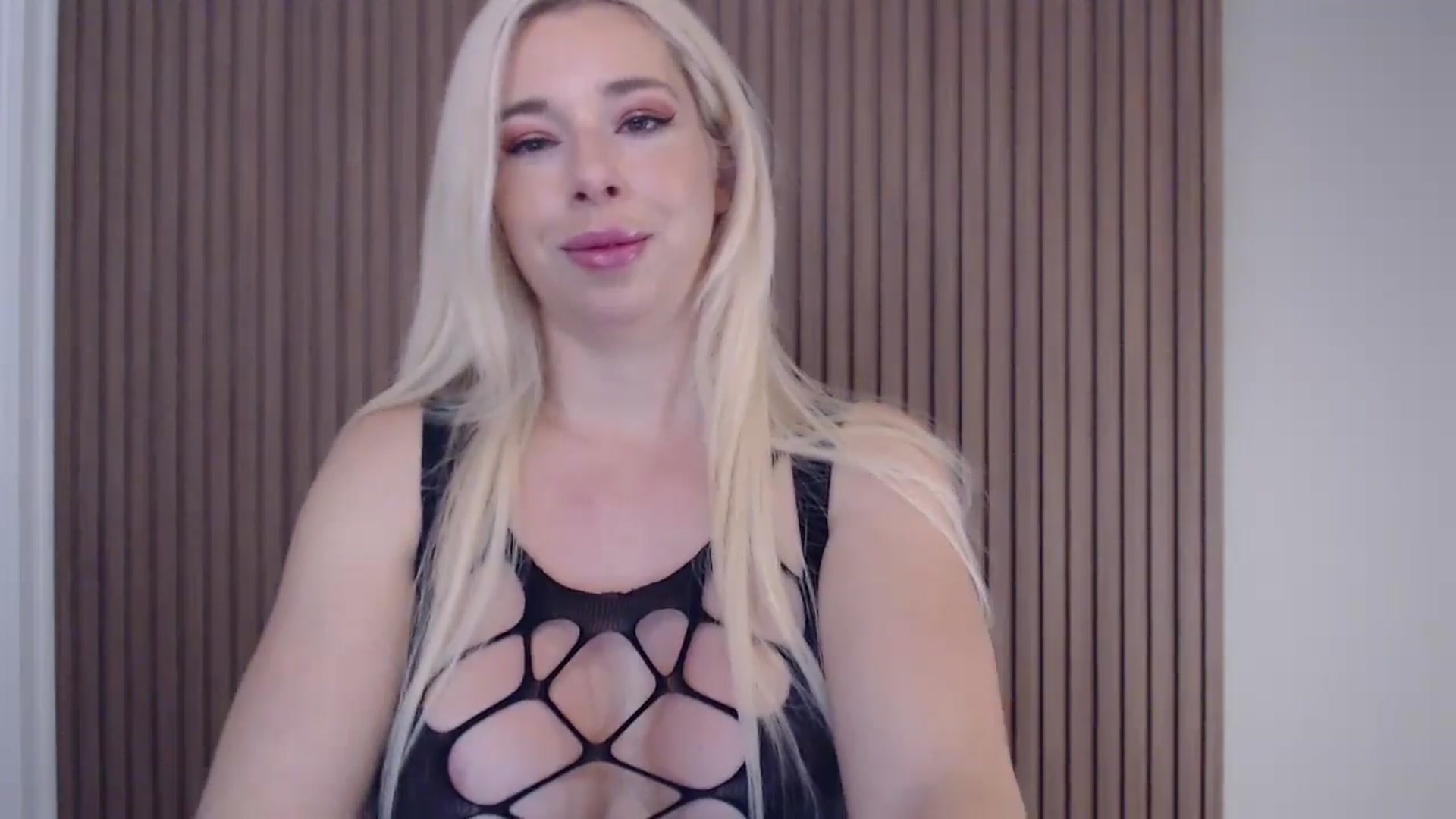 Gallery image thumbnail from Riley_Parks's myfreecams stream on, 01/17/2025, 11:52 image 11 of 20