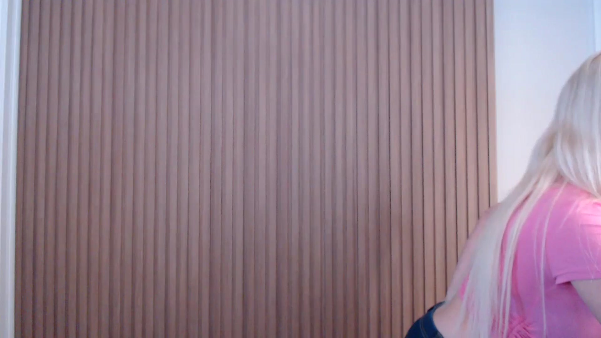 Gallery image thumbnail from Riley_Parks's myfreecams stream on, 01/17/2025, 21:30 image 5 of 20