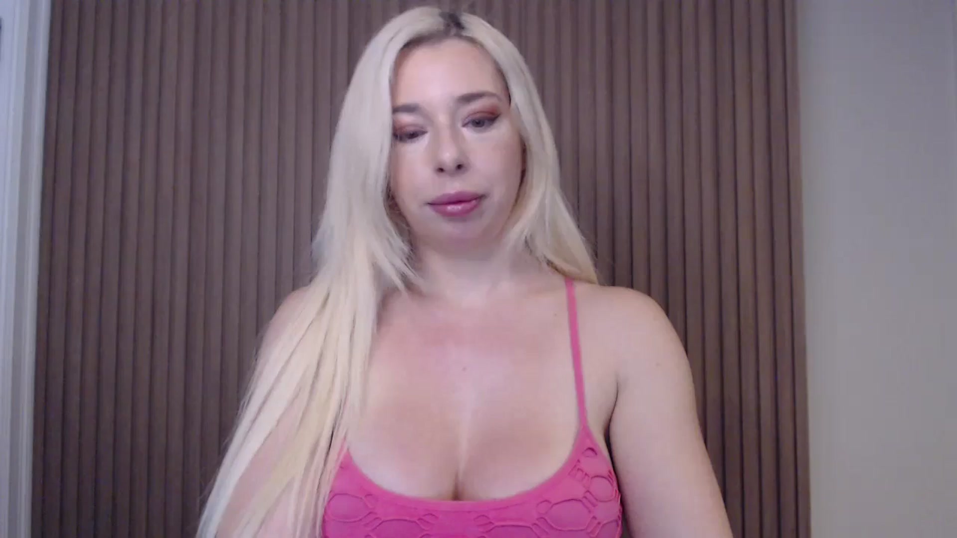 Gallery image thumbnail from Riley_Parks's myfreecams stream on, 01/18/2025, 12:44 image 3 of 20