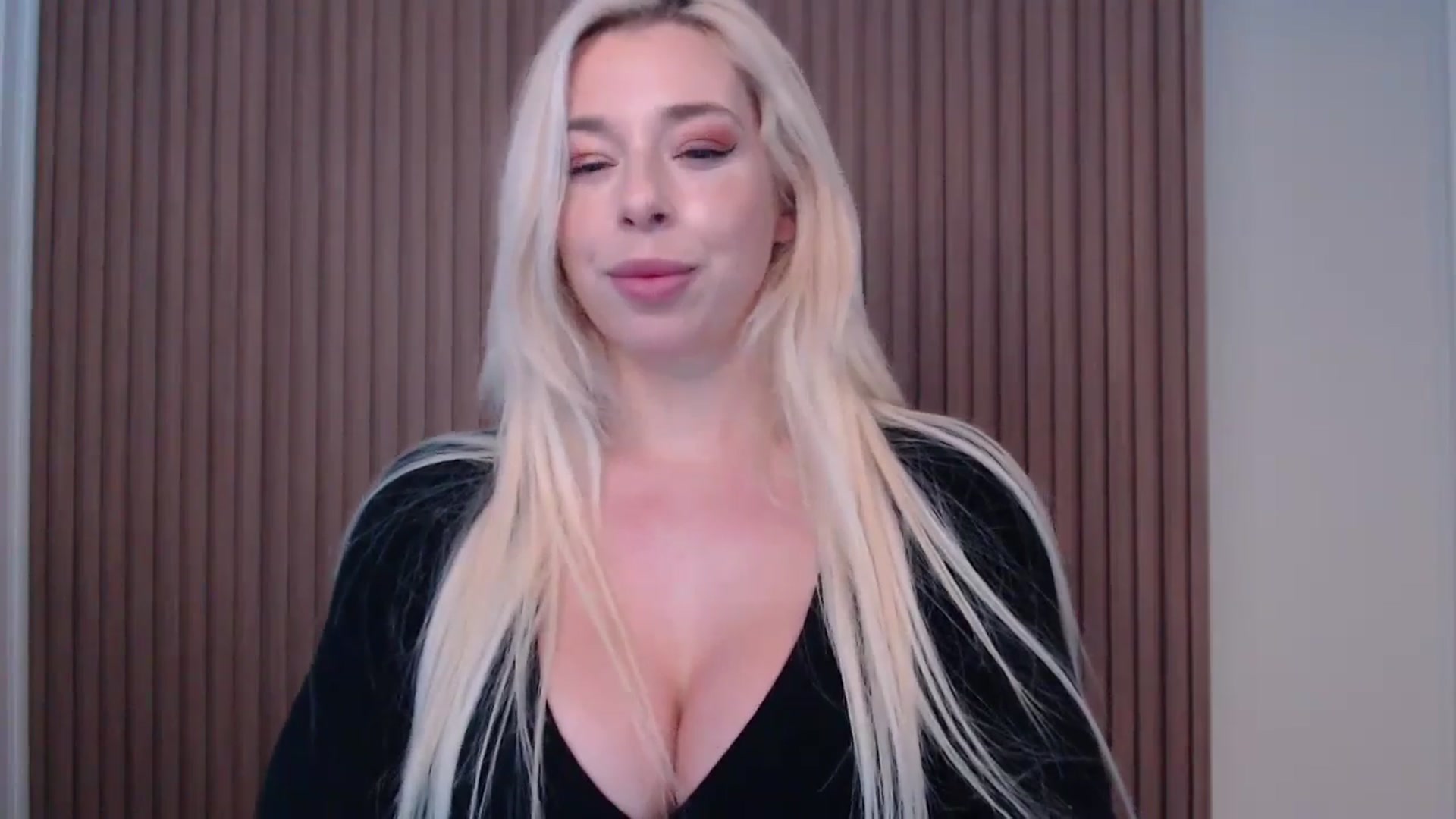 Gallery image thumbnail from Riley_Parks's myfreecams stream on, 01/18/2025, 12:44 image 20 of 20