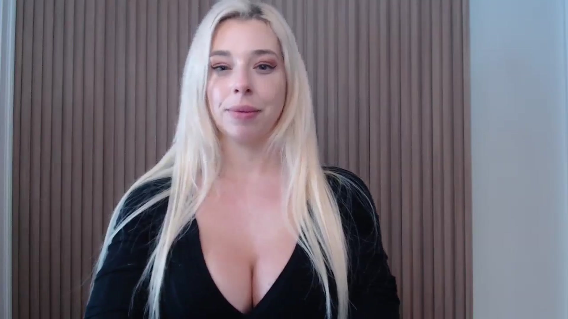 Gallery image thumbnail from Riley_Parks's myfreecams stream on, 01/18/2025, 16:42 image 7 of 20