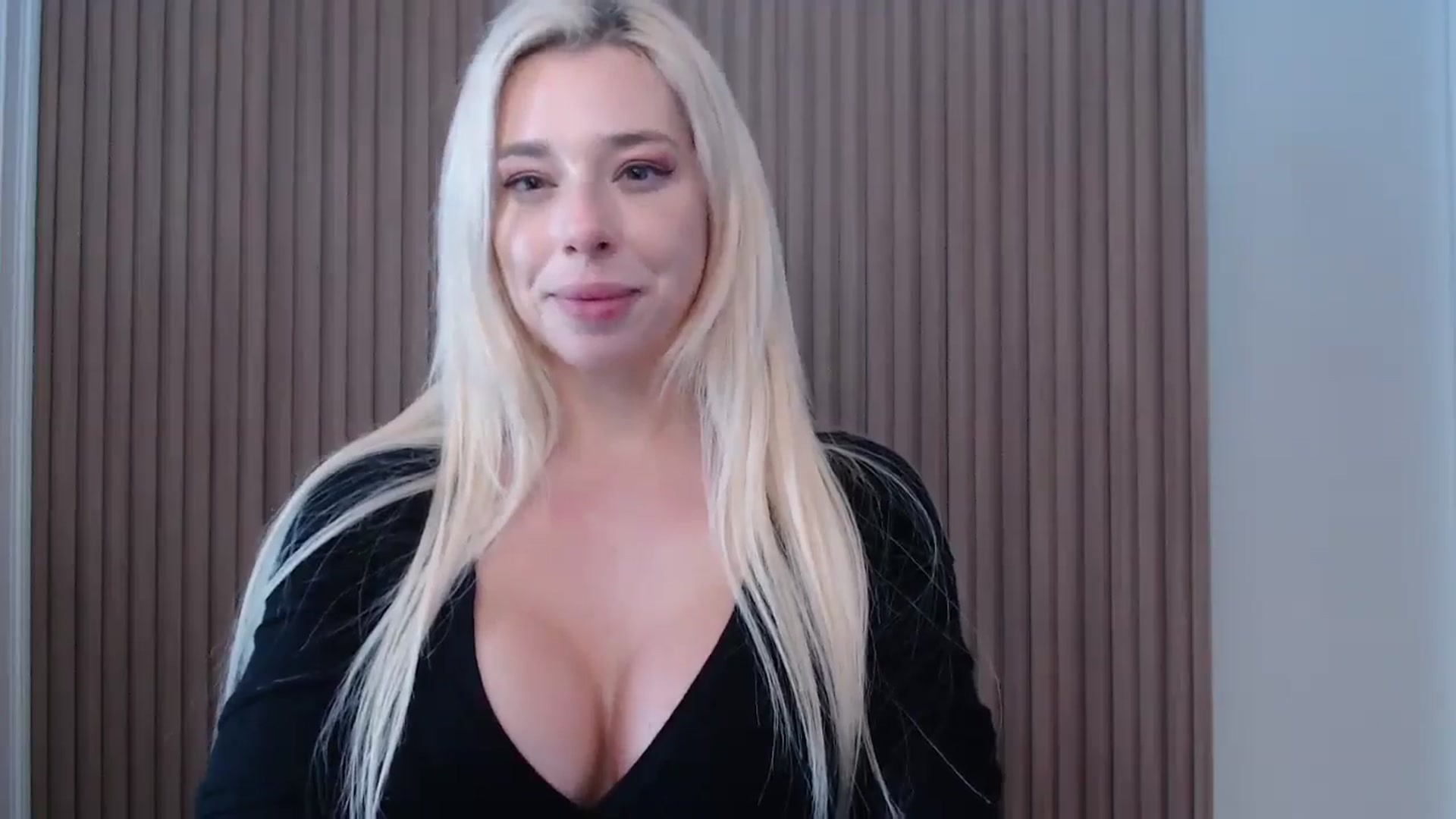 Gallery image thumbnail from Riley_Parks's myfreecams stream on, 01/18/2025, 16:42 image 5 of 20