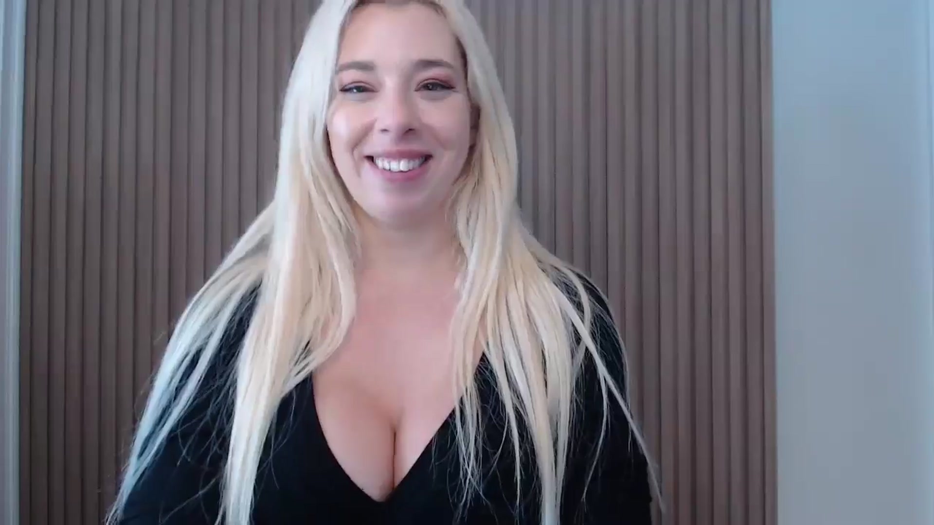 Gallery image thumbnail from Riley_Parks's myfreecams stream on, 01/18/2025, 16:42 image 13 of 20