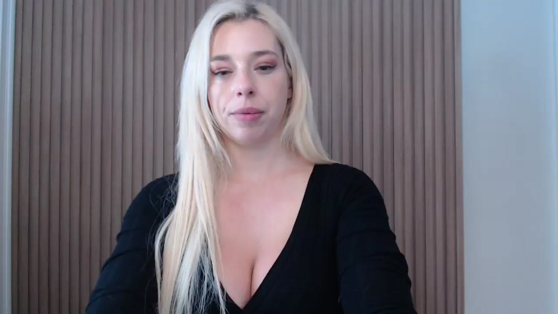 Gallery image thumbnail from Riley_Parks's myfreecams stream on, 01/18/2025, 16:42 image 19 of 20