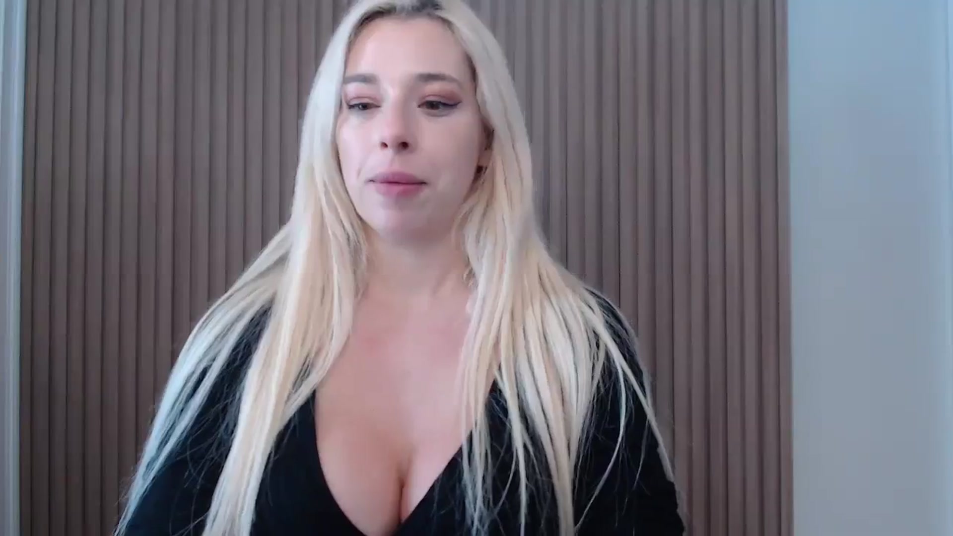 Gallery image thumbnail from Riley_Parks's myfreecams stream on, 01/18/2025, 16:42 image 12 of 20