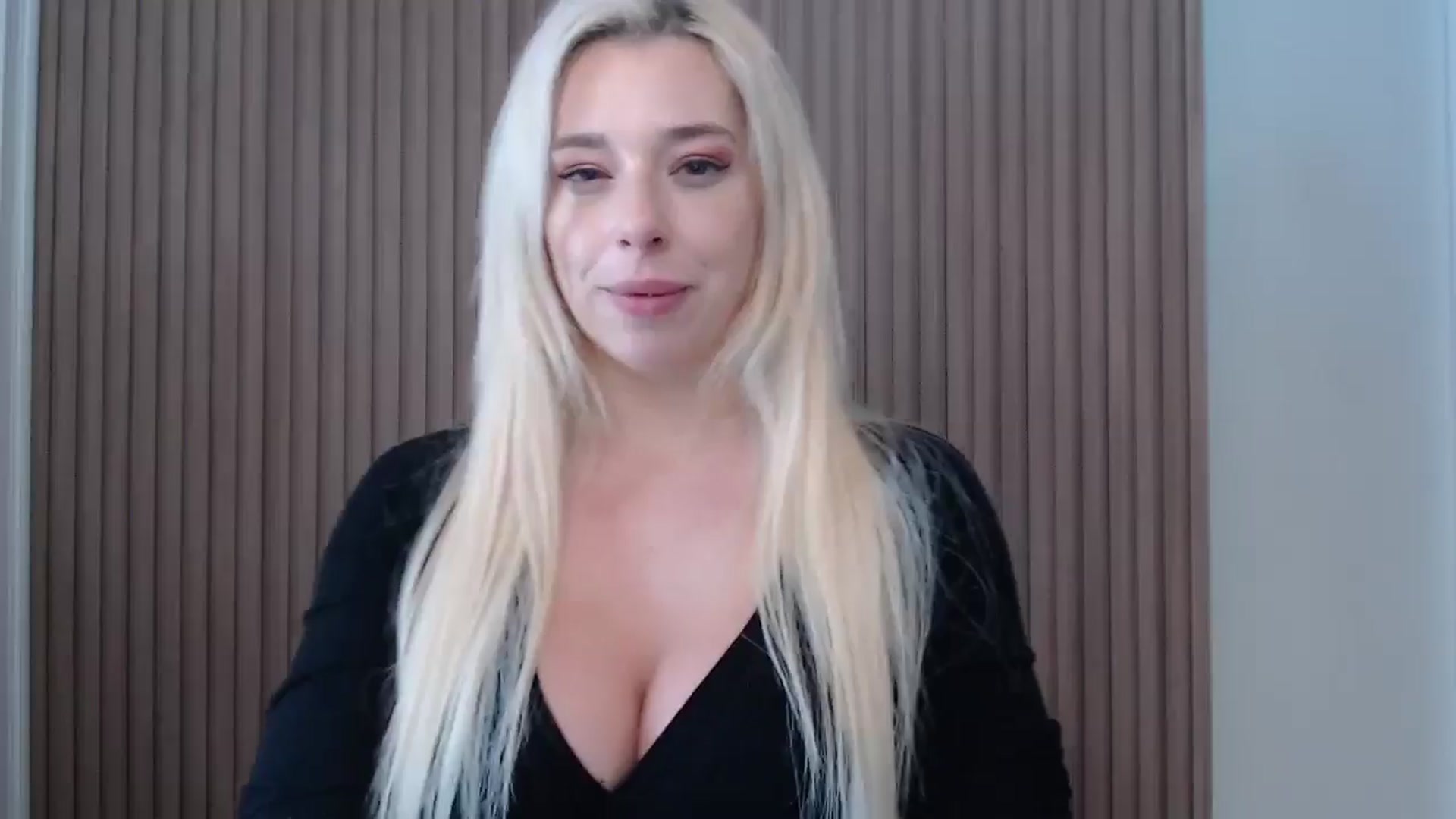 Gallery image thumbnail from Riley_Parks's myfreecams stream on, 01/18/2025, 16:42 image 17 of 20