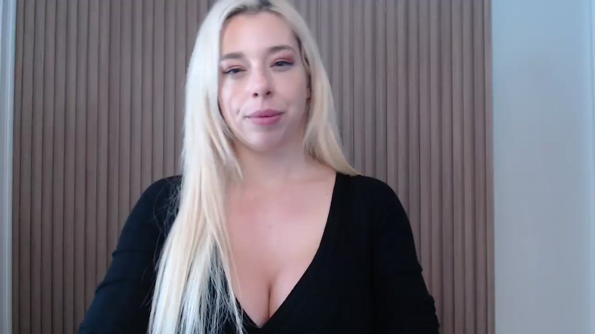 Gallery image thumbnail from Riley_Parks's myfreecams stream on, 01/18/2025, 16:42 image 18 of 20