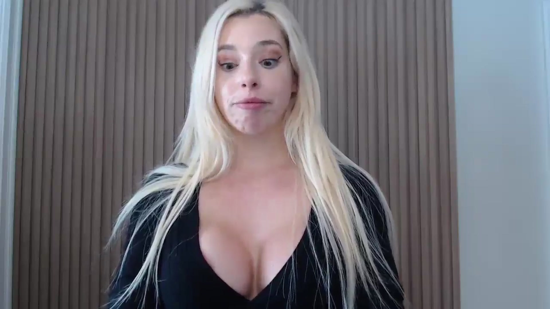 Gallery image thumbnail from Riley_Parks's myfreecams stream on, 01/18/2025, 17:29 image 16 of 20
