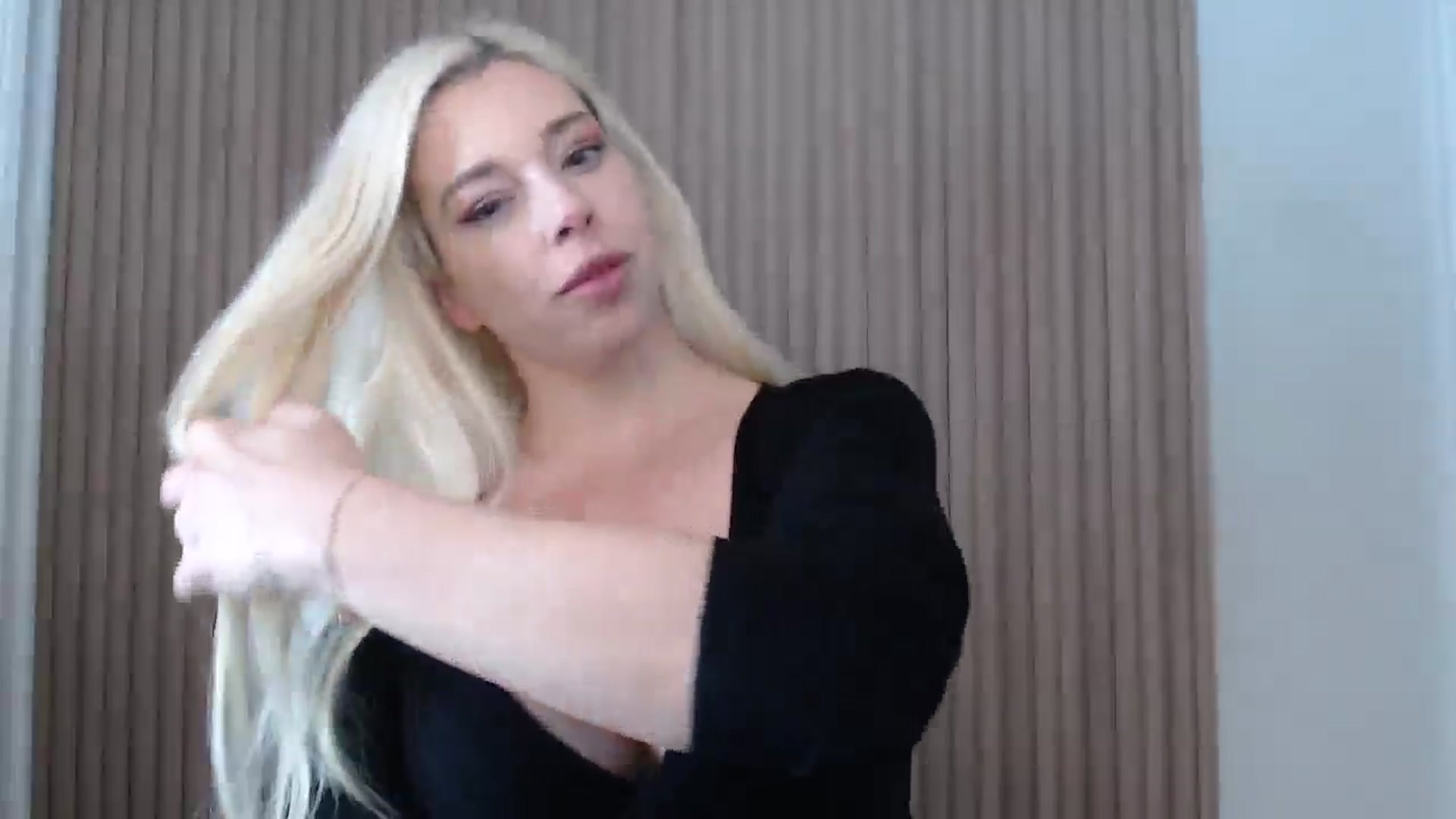 Gallery image thumbnail from Riley_Parks's myfreecams stream on, 01/18/2025, 17:29 image 18 of 20