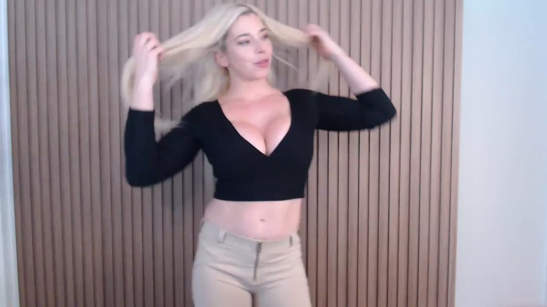 Gallery image thumbnail from Riley_Parks's myfreecams stream on, 01/18/2025, 19:43 image 1 of 20
