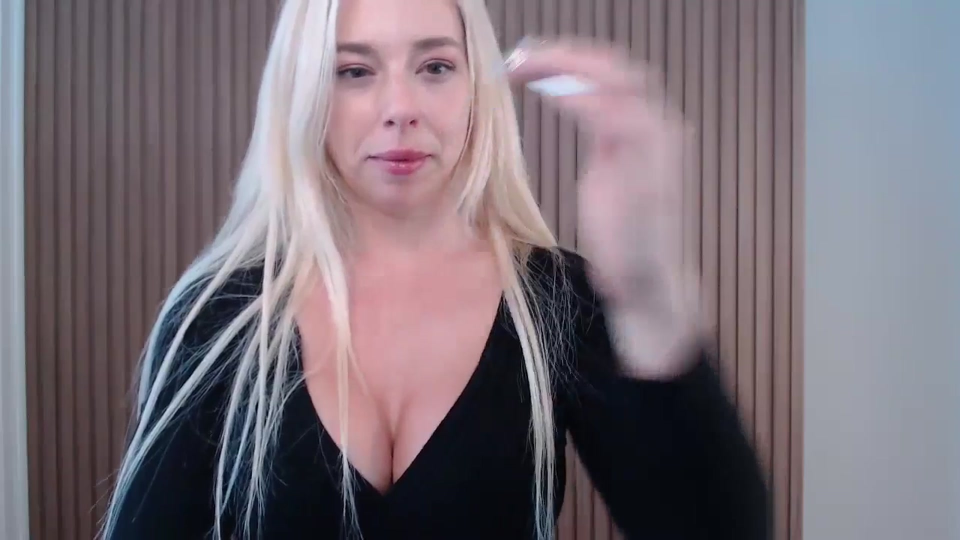Gallery image thumbnail from Riley_Parks's myfreecams stream on, 01/18/2025, 19:43 image 11 of 20