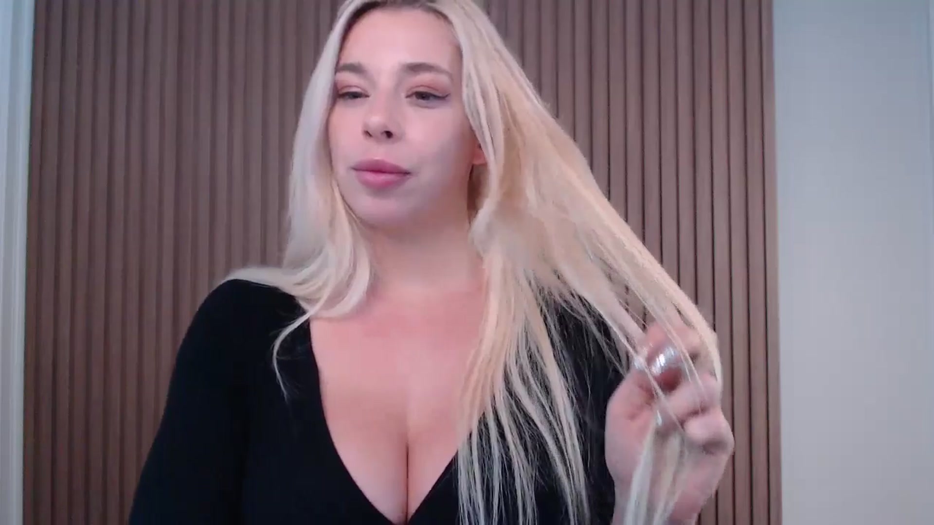 Gallery image thumbnail from Riley_Parks's myfreecams stream on, 01/18/2025, 20:55 image 14 of 20