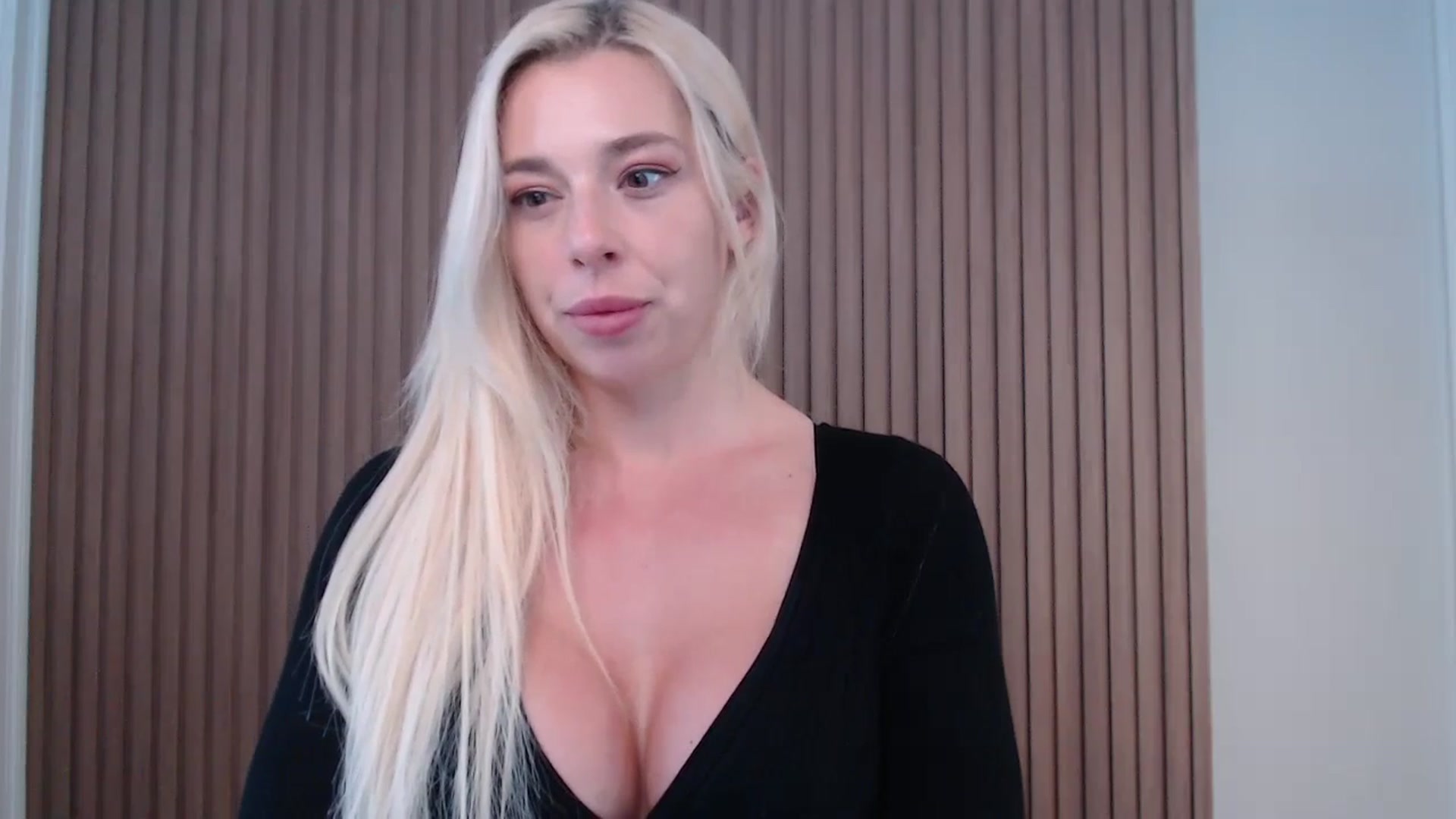 Gallery image thumbnail from Riley_Parks's myfreecams stream on, 01/18/2025, 20:55 image 2 of 20