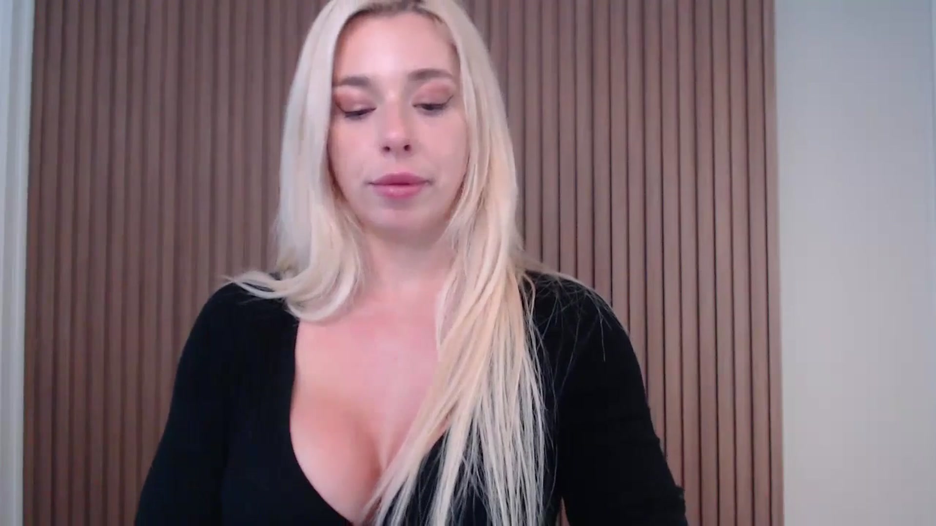 Gallery image thumbnail from Riley_Parks's myfreecams stream on, 01/18/2025, 20:55 image 12 of 20