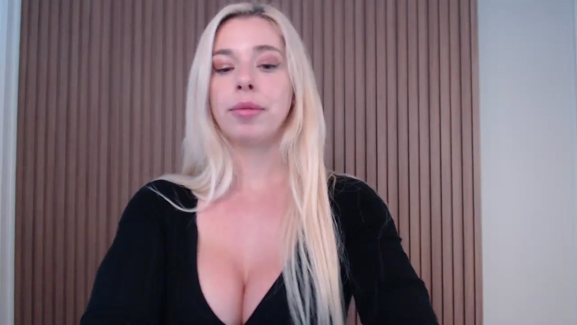 Gallery image thumbnail from Riley_Parks's myfreecams stream on, 01/18/2025, 20:55 image 13 of 20