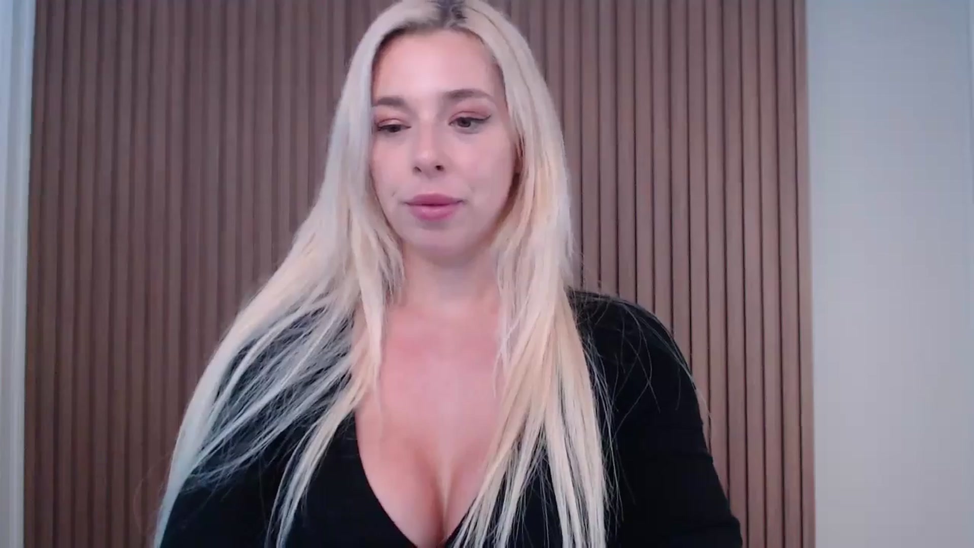 Gallery image thumbnail from Riley_Parks's myfreecams stream on, 01/18/2025, 20:55 image 16 of 20