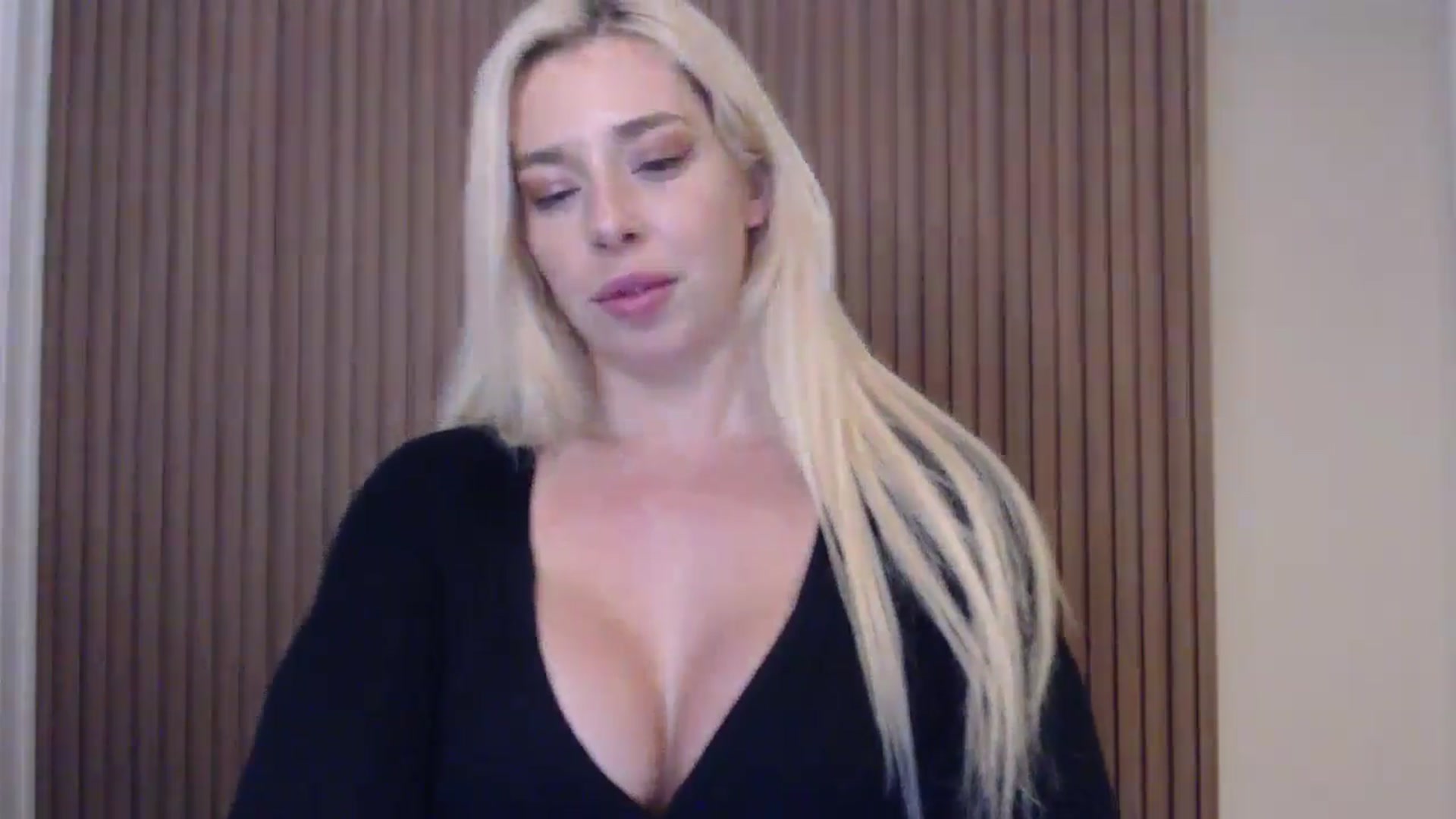 Gallery image thumbnail from Riley_Parks's myfreecams stream on, 01/18/2025, 22:31 image 17 of 20