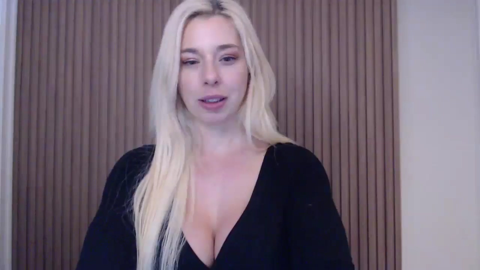 Gallery image thumbnail from Riley_Parks's myfreecams stream on, 01/18/2025, 22:31 image 13 of 20