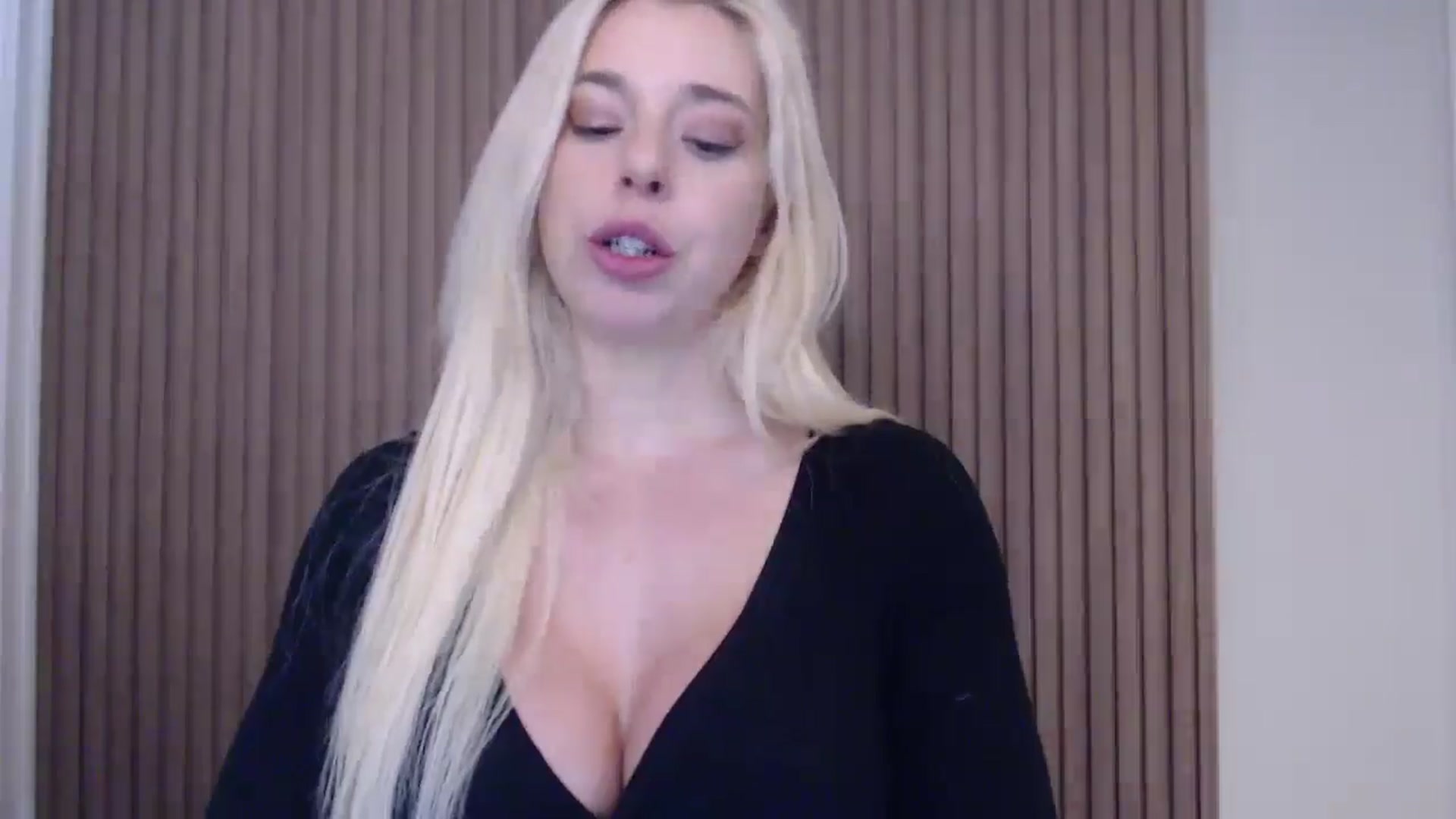 Gallery image thumbnail from Riley_Parks's myfreecams stream on, 01/18/2025, 22:31 image 12 of 20