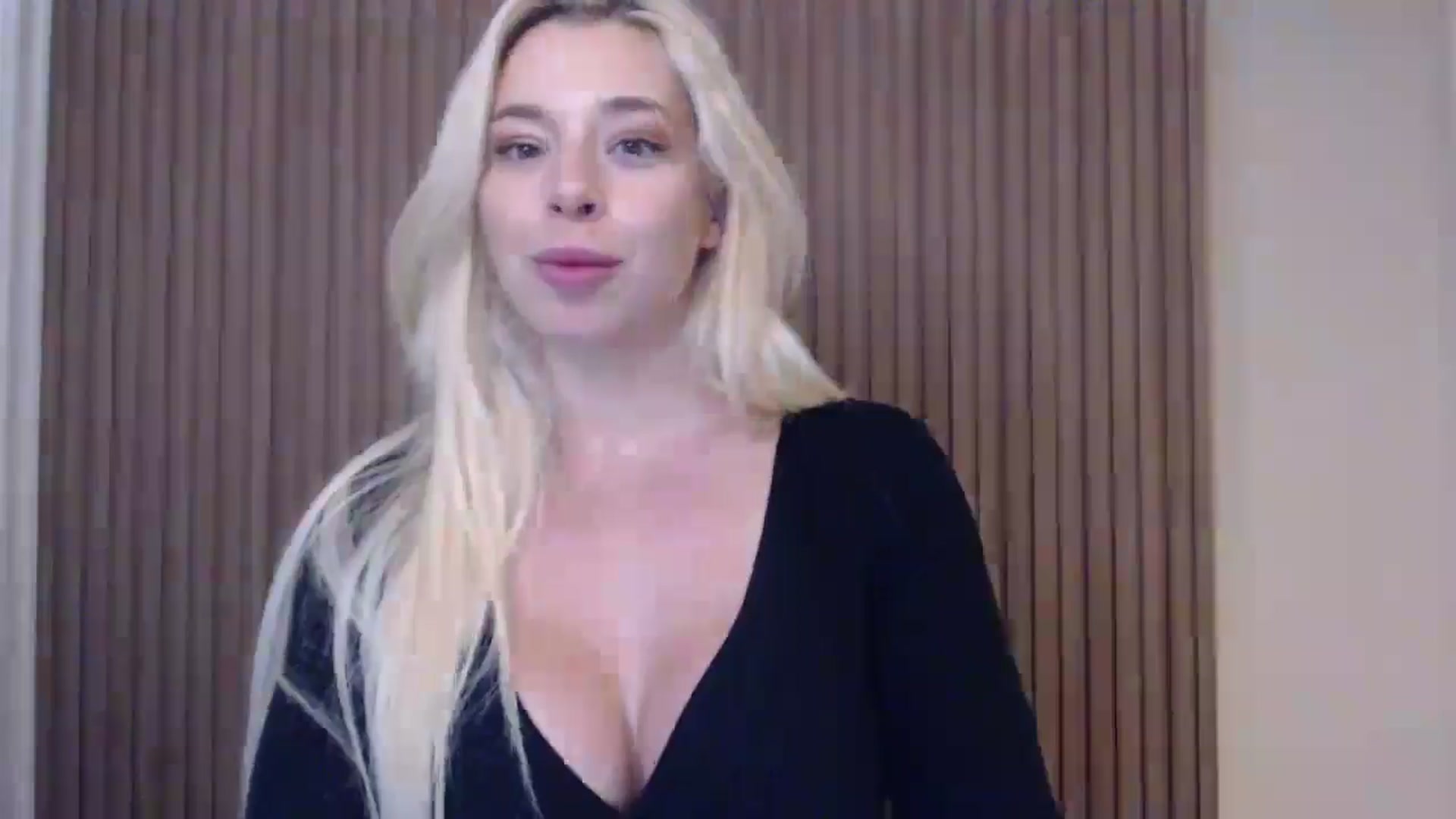 Gallery image thumbnail from Riley_Parks's myfreecams stream on, 01/18/2025, 22:31 image 8 of 20