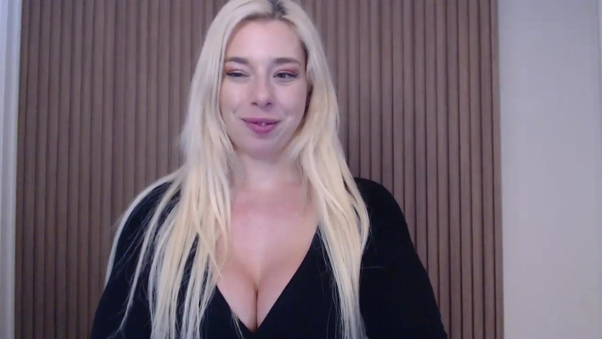 Gallery image thumbnail from Riley_Parks's myfreecams stream on, 01/18/2025, 22:31 image 3 of 20
