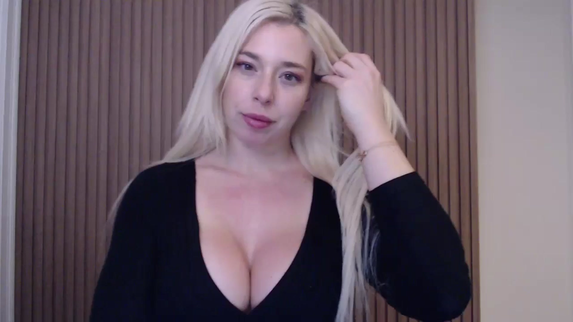 Gallery image thumbnail from Riley_Parks's myfreecams stream on, 01/19/2025, 24:31 image 1 of 20