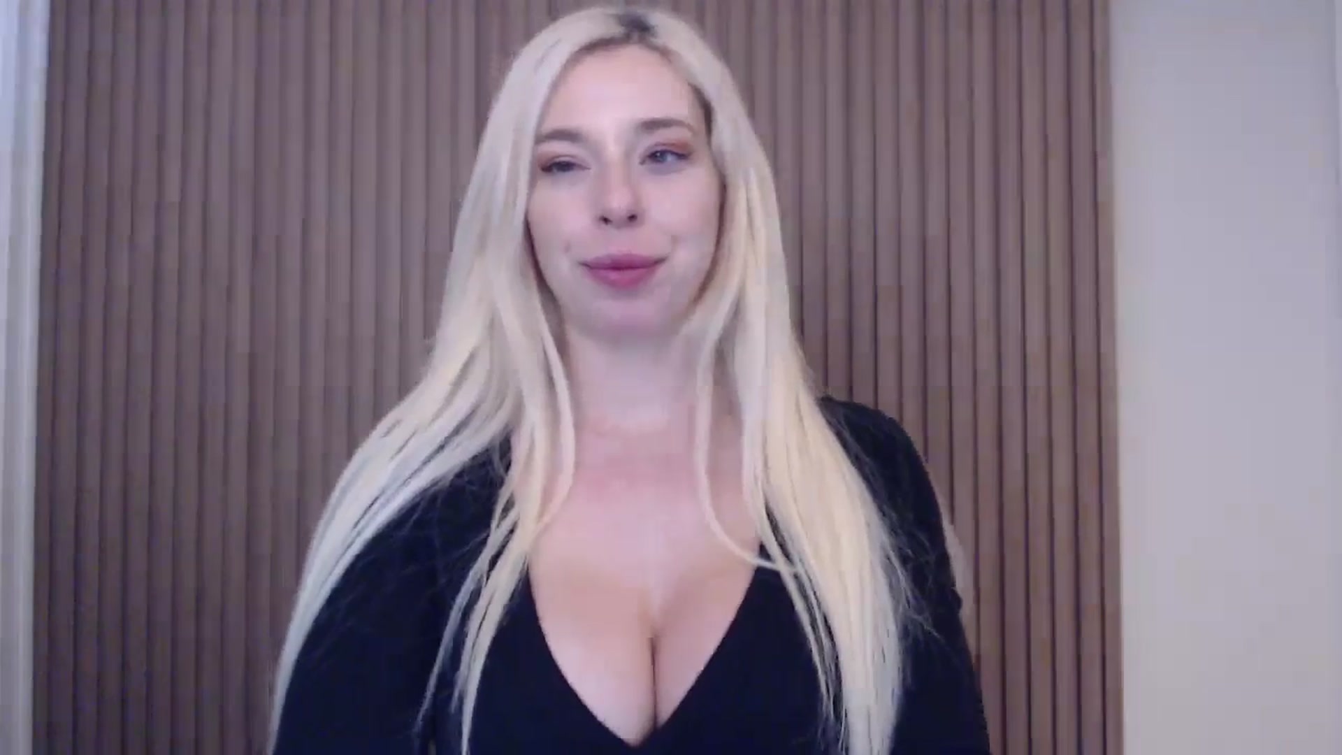 Gallery image thumbnail from Riley_Parks's myfreecams stream on, 01/19/2025, 24:31 image 9 of 20