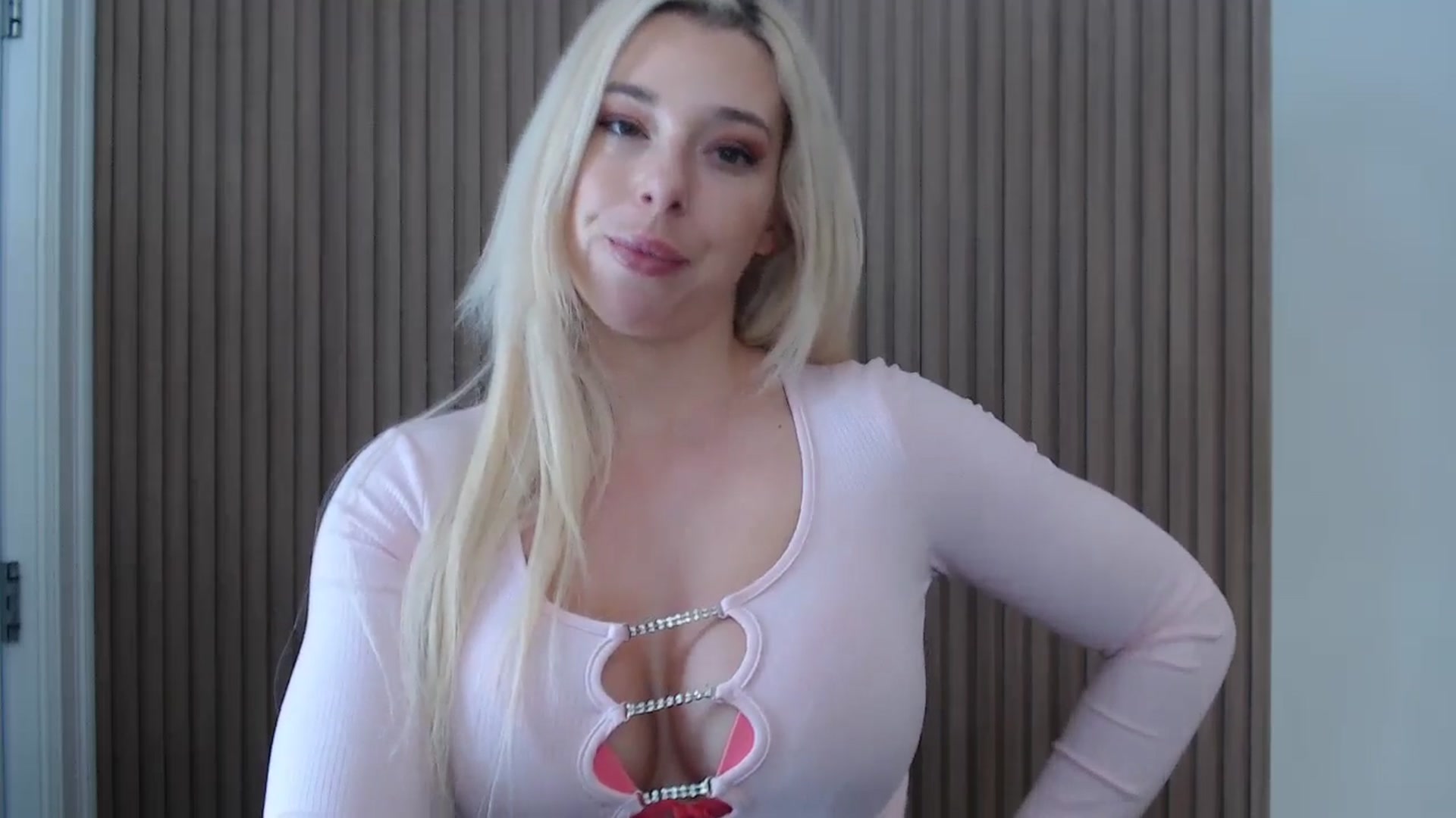 Gallery image thumbnail from Riley_Parks's myfreecams stream on, 01/19/2025, 17:03 image 13 of 20