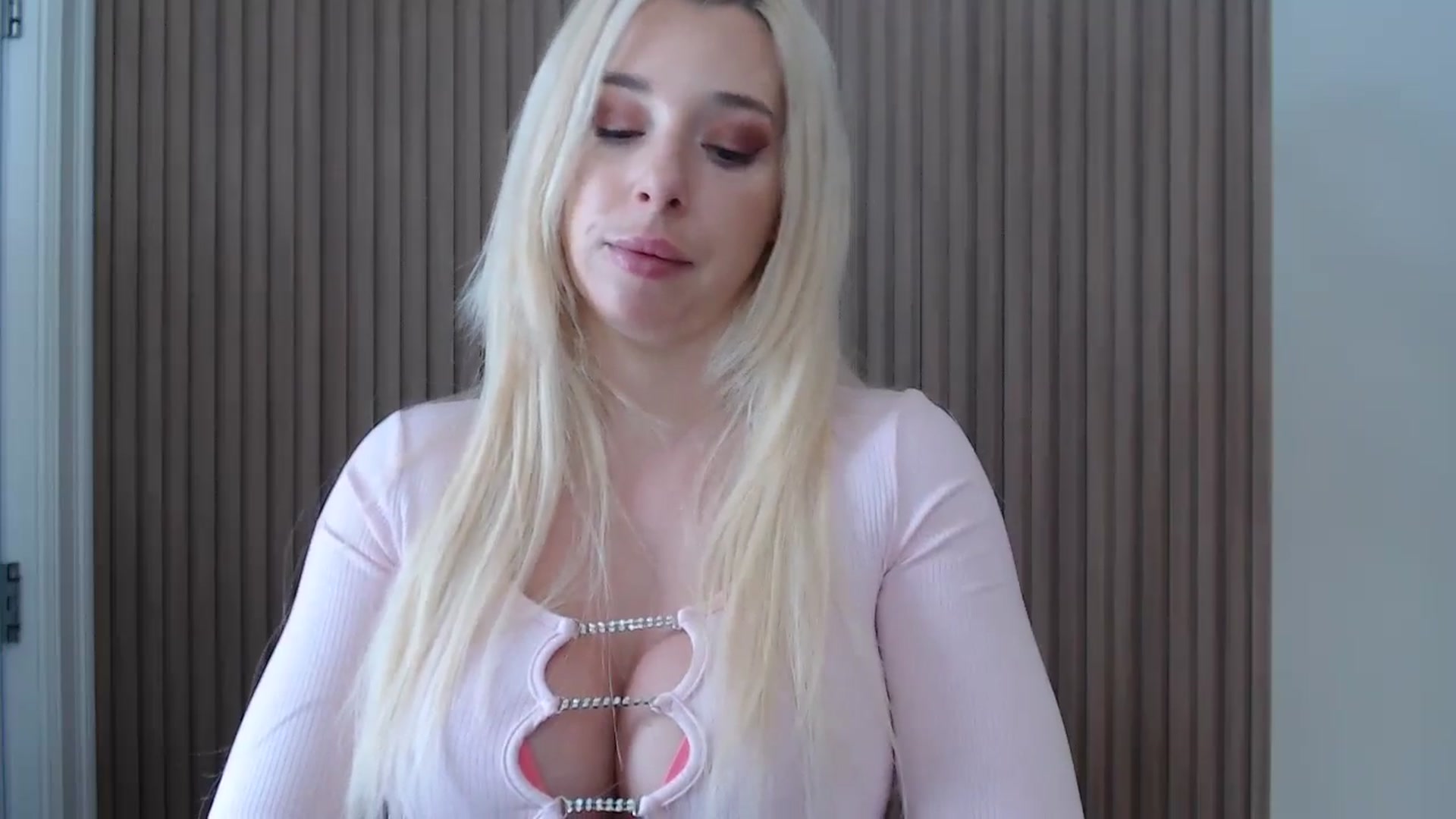 Gallery image thumbnail from Riley_Parks's myfreecams stream on, 01/19/2025, 17:03 image 19 of 20